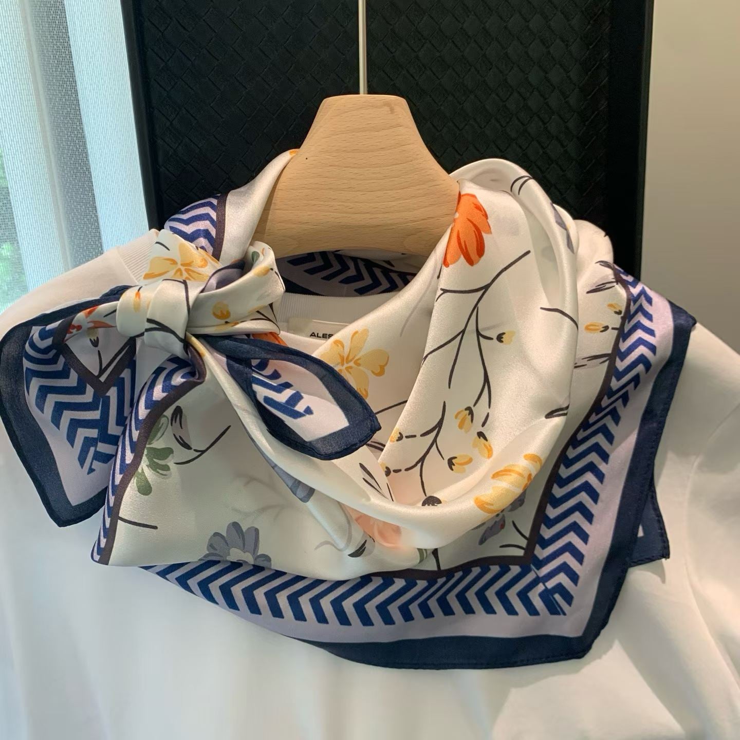 65*65cm 100% natural square silk scarf