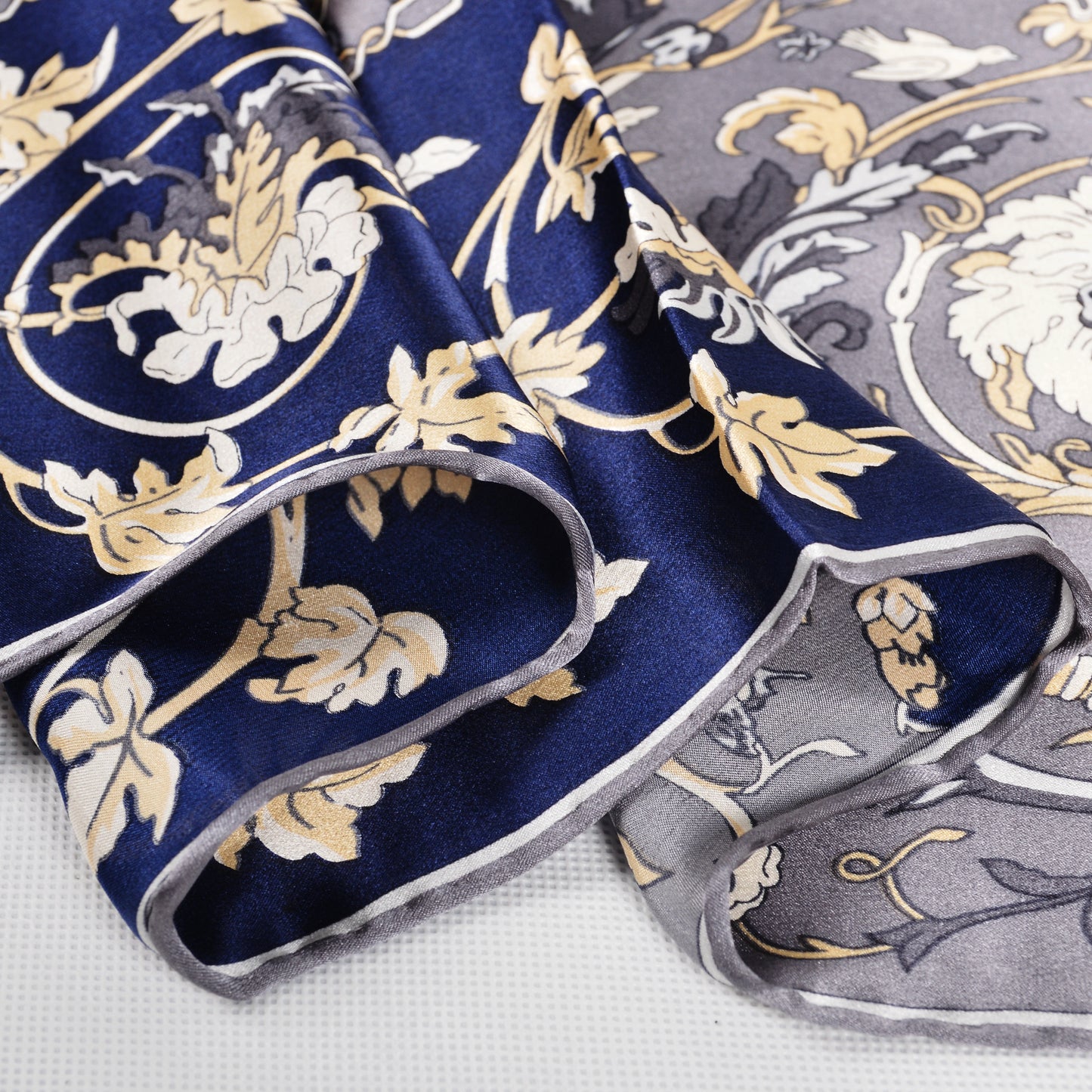 2024 NEW 100% Mulberry Silk Square Scarf 106*106cm